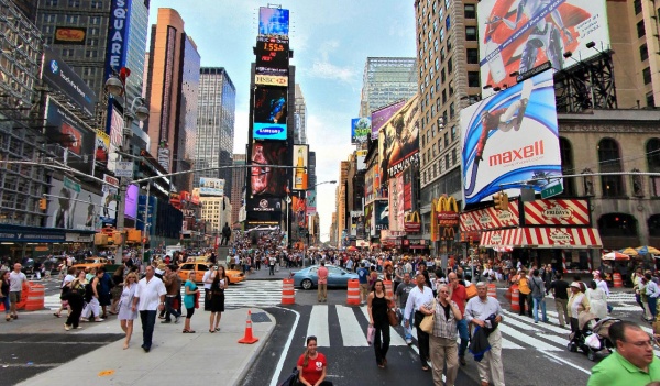 6152255-R3L8T8D-600-times_square_newyorkcity_angelorensanzfoundation