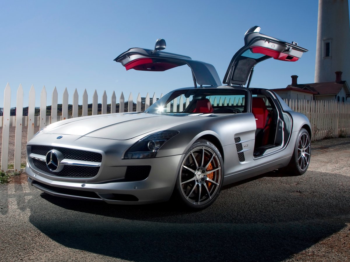 -and-the-recently-discontinued-sls-amg