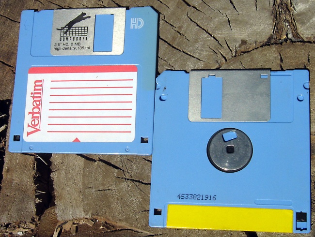 18917715-floppy_disc-1478774771-650-b585eac0e4-1478850428